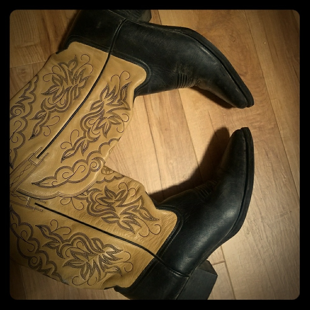 Women's Ariat cowboy boot